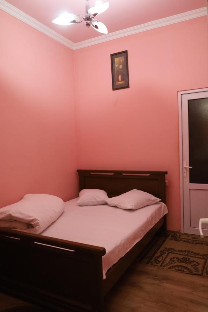 Tnak Hotel Erévan Extérieur photo