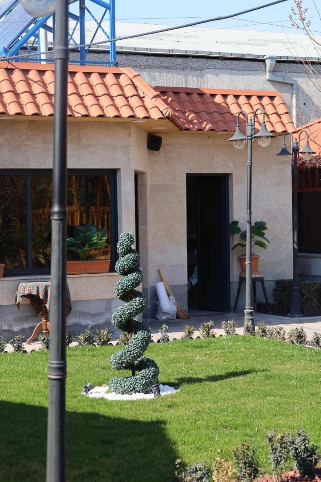Tnak Hotel Erévan Extérieur photo